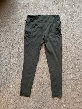 Carhartt Women's Force Fitted Lightweight Utility Leggings in Tarmac